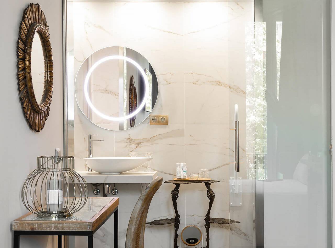 Valentina - Deluxe Double room with balcony in Barcelona Centre, Barcelona