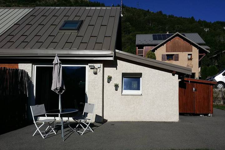 Location de vacances pour 2 personnes, avec Terrasse et Jardin à Puy-Saint-Pierre