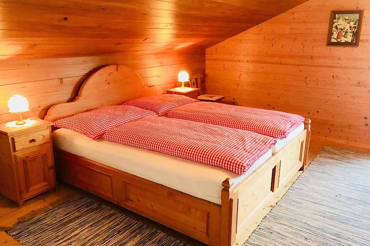 Boerderij op een zonnig plateau * Groot appartement * 10-12 pers.* Nieuw * zwemvijver in Brixen im Thale, Kaisergebirge