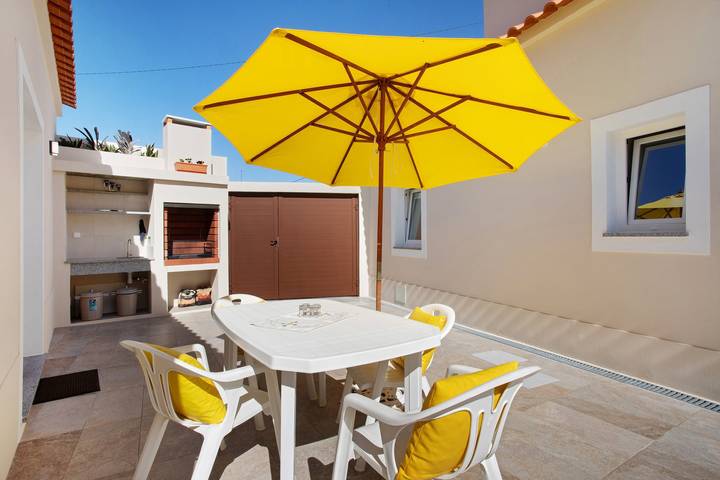 Zeca Holidays Atalaia Mezzanine Apartment with Balcony and Wi-Fi in Atalaia, Lisbon District