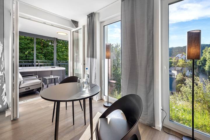 Ganze Wohnung, Ferienwohnung "Egge Resort 7a" mit Balkon, Whirpool und Sauna in Altenbeken, Teutoburger Wald