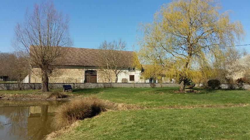 Gîte pour 5 personnes, avec terrasse et jardin, animaux acceptés à Dammarie-en-Puisaye