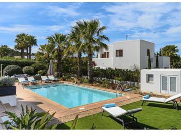 Villa in Ocean Beach Ibiza, Sant Josep de sa Talaia für 8 