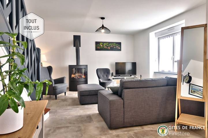 Gîte for 10 people, with garden and terrace - 1