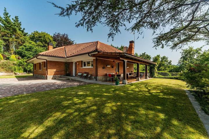 Chalet para 12 personas, con Terraza además de Jardín y Piscina en Guipúzcoa - 4