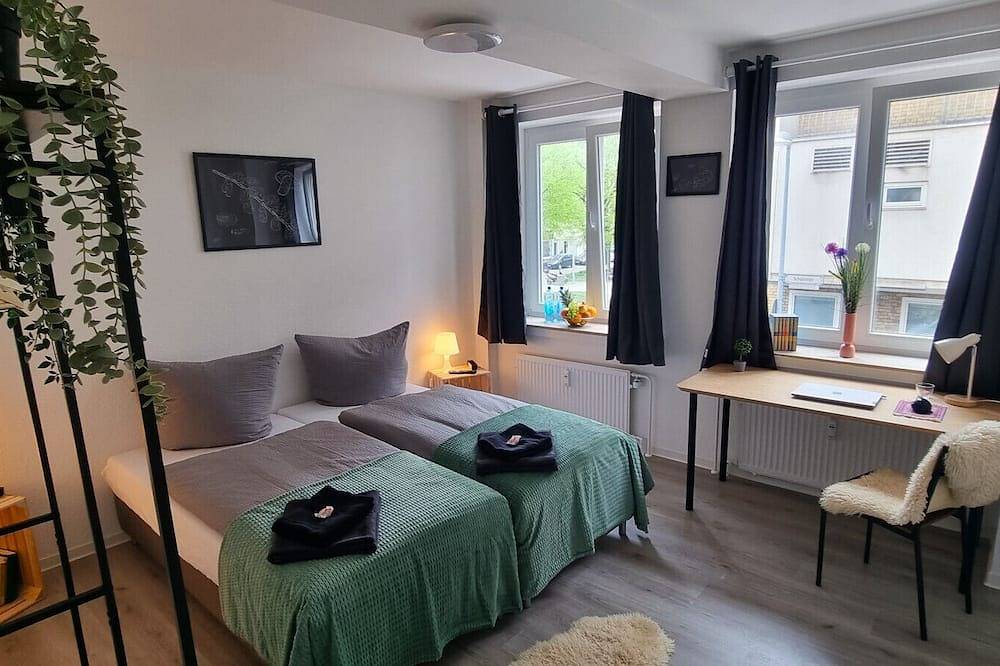 Ganze Wohnung, 2-Bedroom Apartment in the Heart of Hannover in Hannover Mitte, Hannover