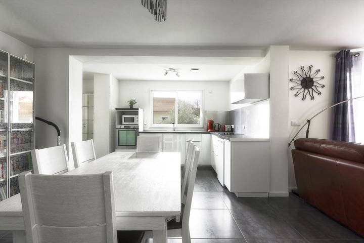 Gîte pour 4 personnes, avec vue et jardin dans Charnècles - 2