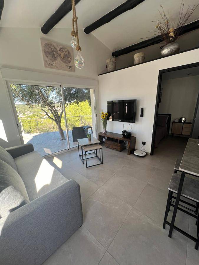 Appartement entier, Mini Villa 30 m2 max 4 personnes in Ensuès-la-Redonne, Côte méditerranéenne (France)