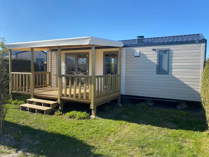 Camping pour 2 personnes, avec jardin et piscine, animaux acceptés