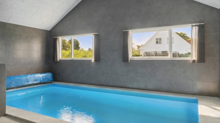 Ferienhaus für 14 Personen, mit Terrasse und Garten sowie Sauna
