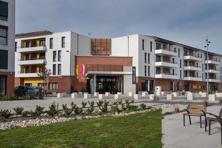 Appart’hôtel pour 2 personnes, avec Balcon et Terrasse ainsi que Jardin et Piscine à L'Union