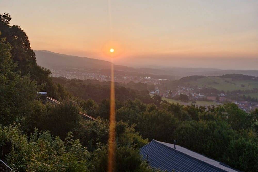 Ganze Wohnung, Ferienhaus Rhönblick mit Wintergarten und schönem Außenbereich in Bischofsheim an der Rhön, Rhön-Bayern
