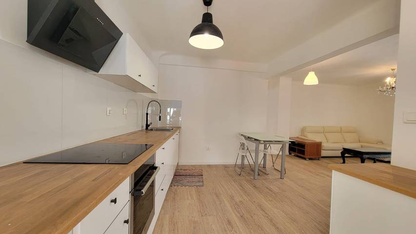 Ferienwohnung für 4 Personen, mit Balkon in Nizza