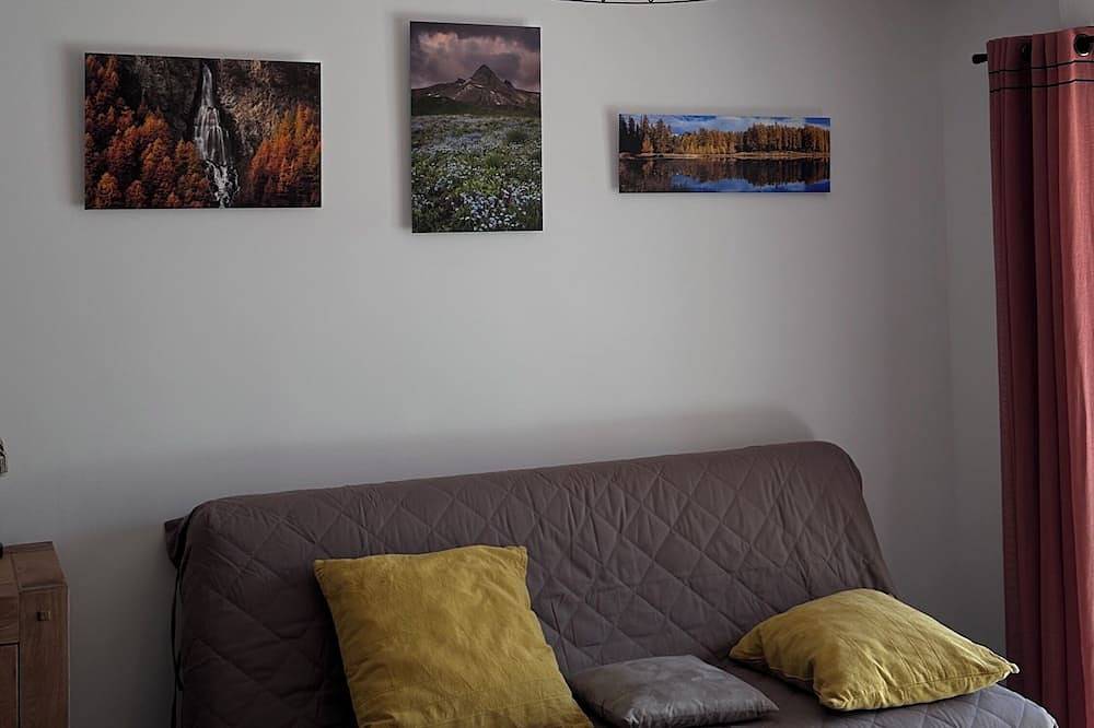 Appartement entier, New appartement 2 personnes Embrun dans résidence au calme in Embrun, Parc national des Écrins