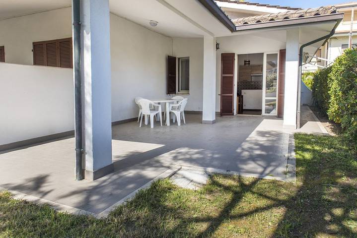 Ganze Wohnung, Ferienwohnung für 7 Personen mit Balkon/Terrasse in Marcelli, Numana