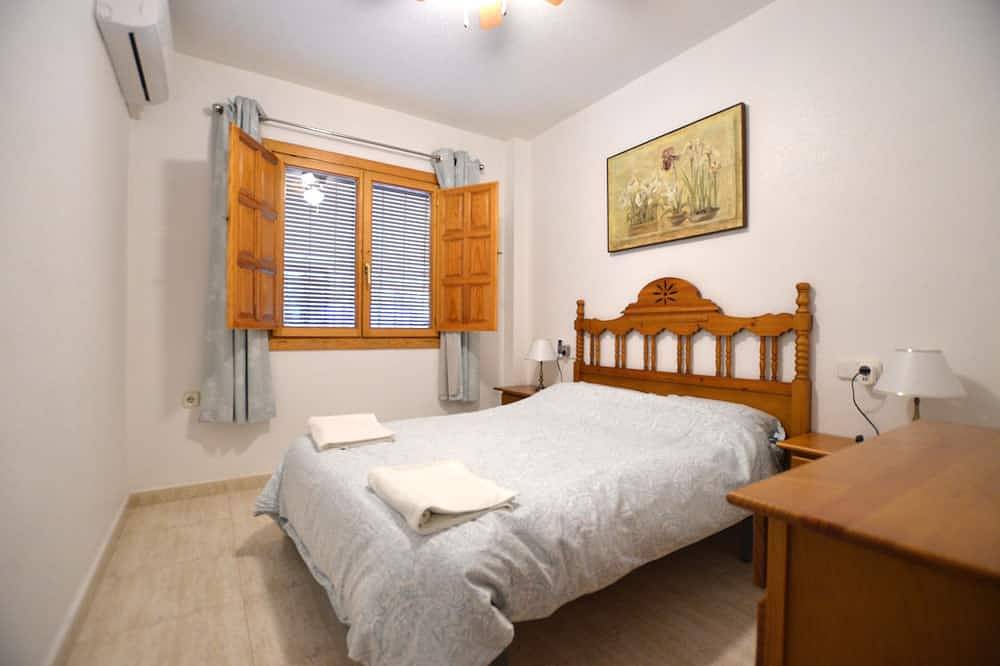 3 Schlafzimmer Haus mit Pool in Torre de La Horadada. Klimaanlage, Wifi & Netflix in Pueblo Latino, Pilar de la Horadada