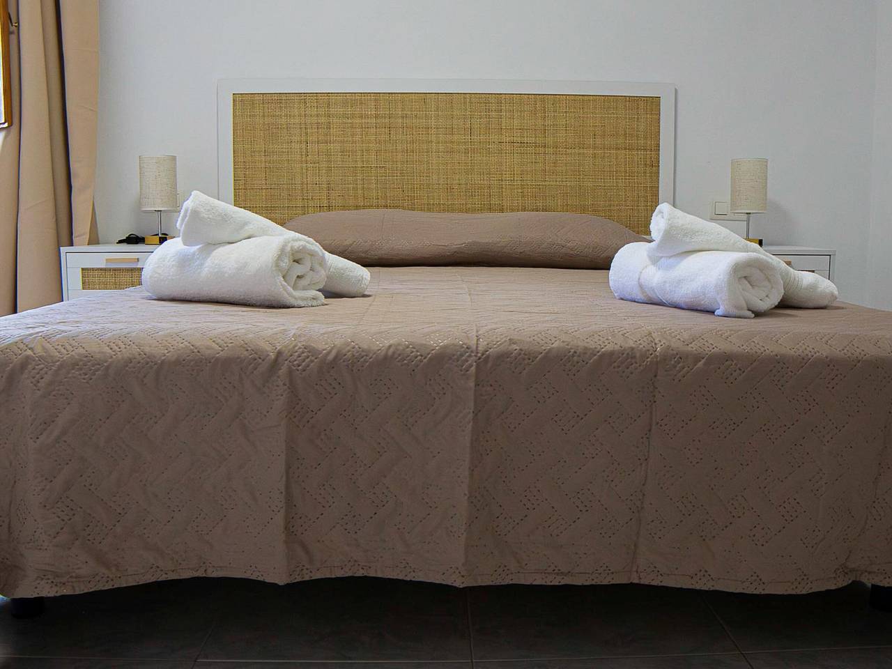 Apartamento entero, Alojamiento acogedor en Baza con comodidades esenciales in Baza, Geoparque de Granada