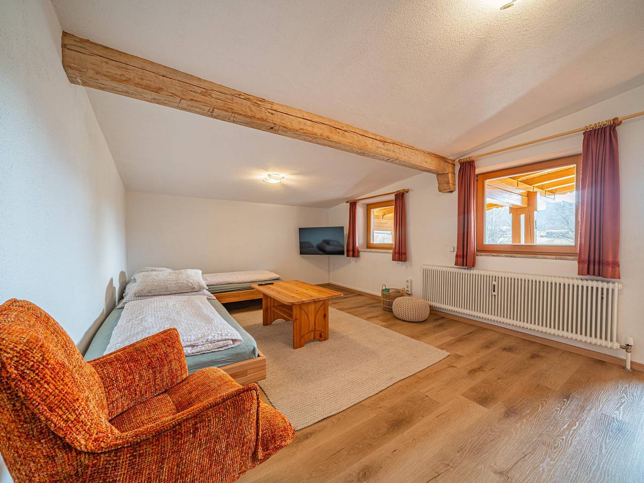 Ganze Wohnung, Alpine Ferienwohnung mit Balkon & Bergblick in Söll, Kaisergebirge