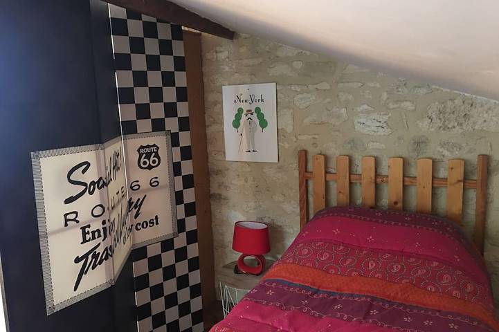 Location de vacances pour 3 personnes, avec piscine à Les Lèves-et-Thoumeyragues - 4