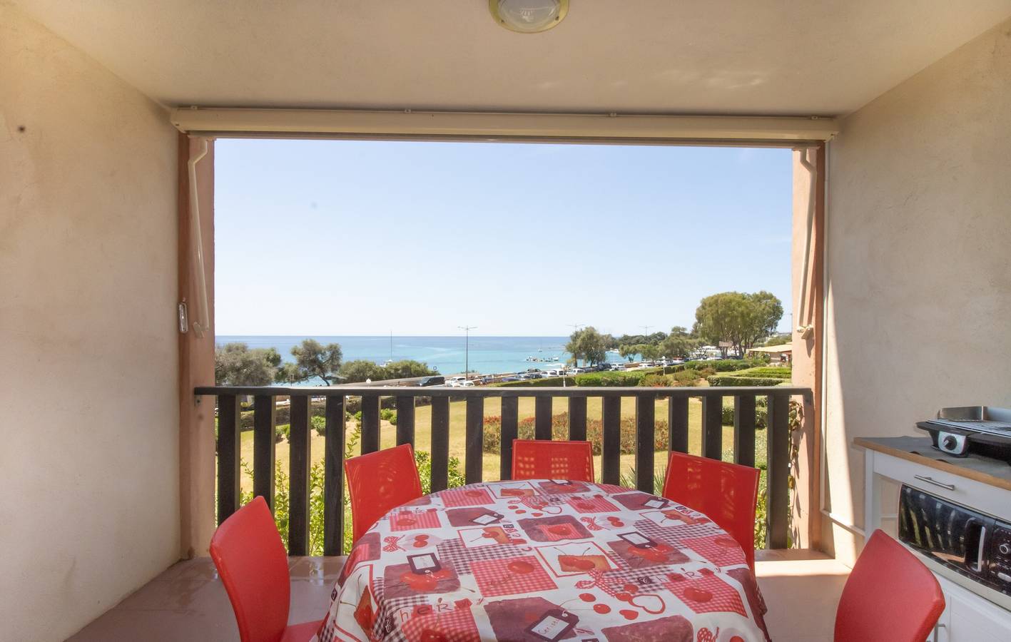 Appartement entier, Appartement 'Résidence Aria Marina Plage' avec vue sur la mer, piscine partagée et Wi-Fi in Ajaccio, Région d'Ajaccio