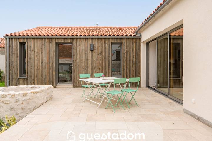 Location de vacances pour 4 personnes, avec jardin, adapté aux familles à Bouin