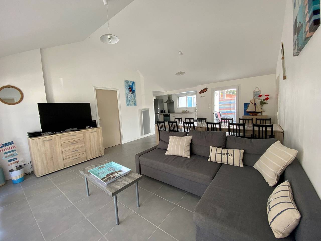 Renovated Beach House - Comfort & Amenities, Near Shops & Activities, Wifi Included in Bretignolles-sur-Mer, Loire Valley