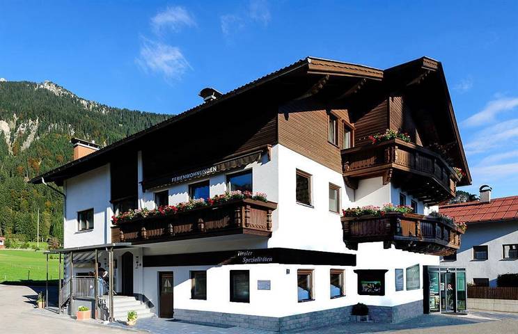 Ferienwohnung für 2 Personen, mit Ausblick und Pool sowie Sauna und Garten - 1