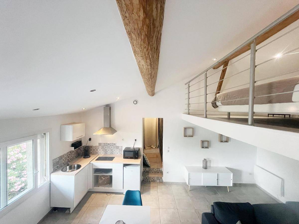 Appartement entier, Studio Mezzanine cozy proche gare et canal du midi in Castelsarrasin, Tarn-et-Garonne