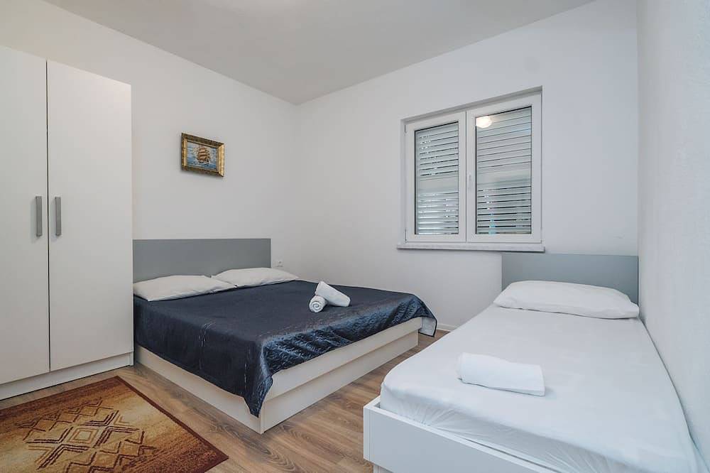 Ganze Wohnung, Angenehmer Aufenthalt für 2 (+1) in Promajna, Makarska Riviera