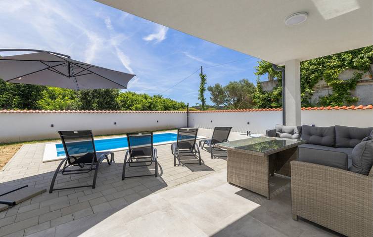 Ferienhaus für 6 Personen, mit Terrasse und Pool auf Rab - 3