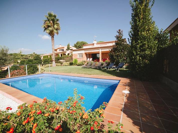 Casa rural para 9 personas, con Balcón y Terraza además de Jardín y Piscina en Sant Pol de Mar