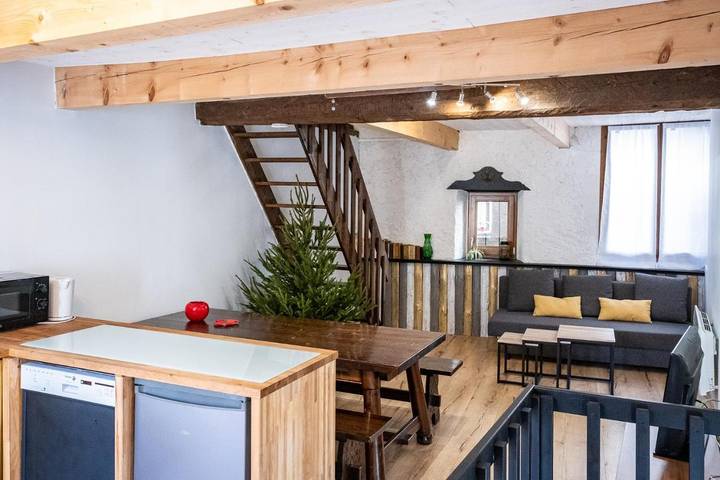 Gîte pour 5 personnes, avec terrasse et vue, animaux acceptés dans Mijanès