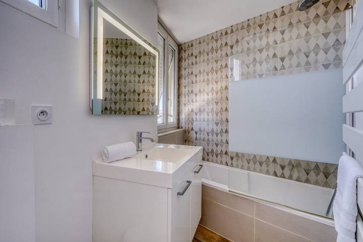 Apartamento entero, Marguerite - Proche de Bordeaux et avec jardin in Pessac, Región de Burdeos