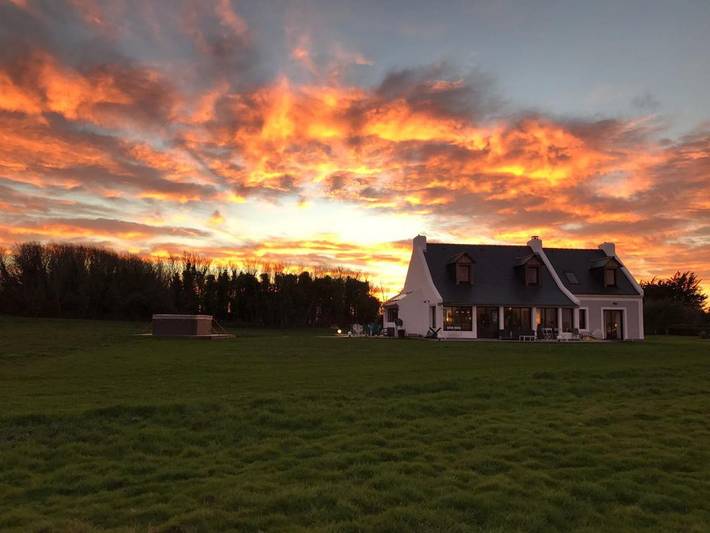Gîte pour 10 personnes, avec jardin ainsi que jacuzzi et terrasse à Belle-Île-en-Mer - 4