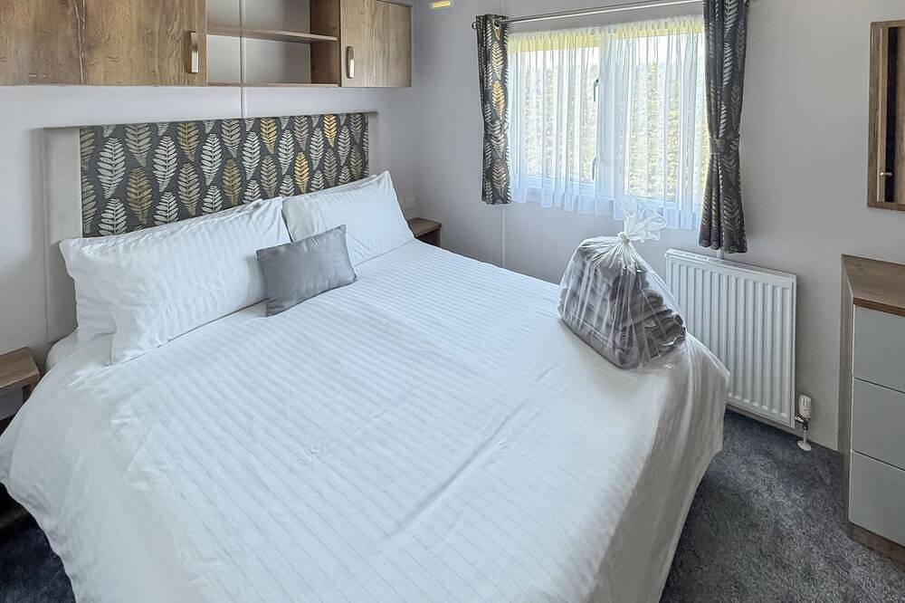 3 bedroom accommodation in Colchester in Mersea Island, Colchester