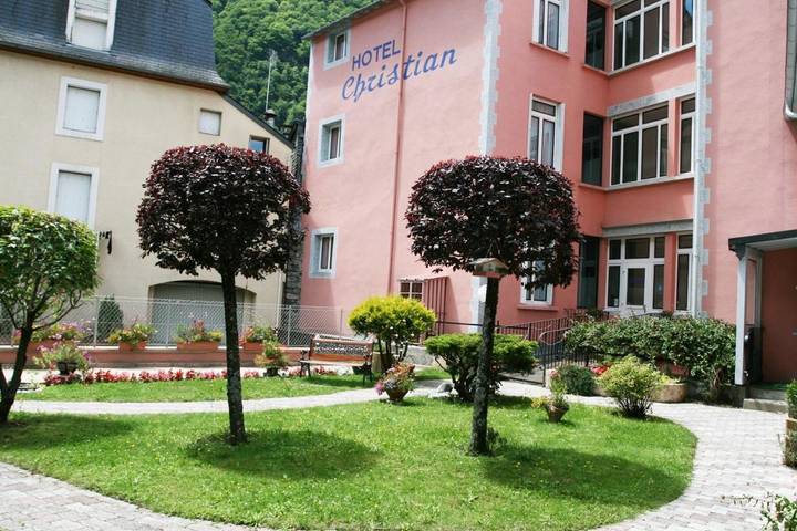 Hôtel pour 4 personnes, avec Balcon ainsi que Terrasse et Jardin à Cauterets