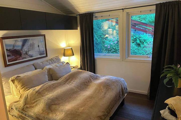 Seehaus mit privatem Steg in der Nähe von Bergen & Flesland in Fana, Bergen