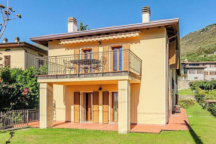 Ferienwohnung für 6 Personen, mit Terrasse und Garten