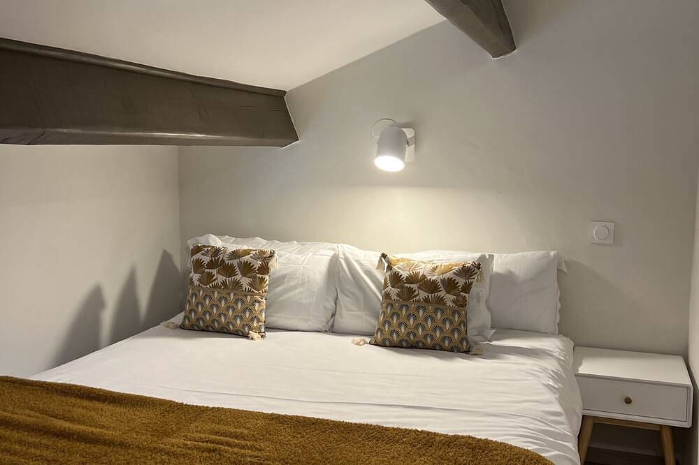Ganze Wohnung, Apartment-Standard-Ensuite mit Dusche-Balkon in Corte, Regionaler Naturpark Korsika