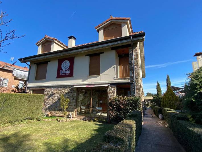 Apartamento para 19 personas, con Balcón y Jacuzzi además de Terraza y Jardín en Garray