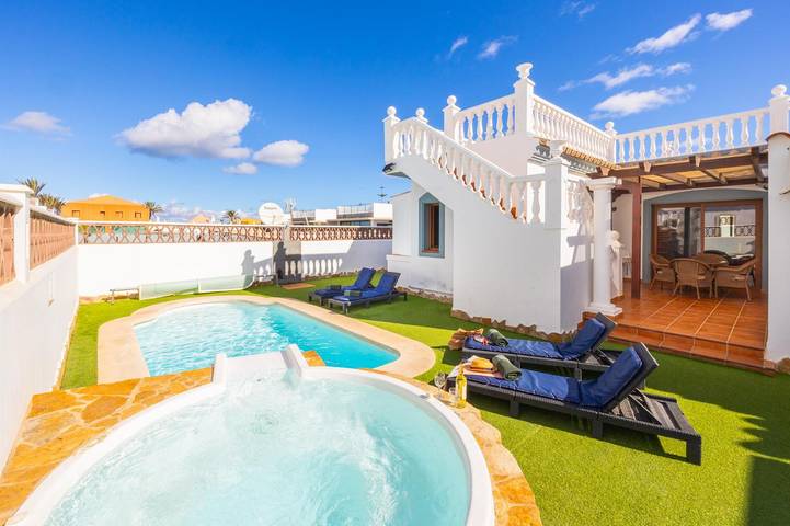 Casa rural para 10 personas, con jacuzzi además de terraza y jardín en Corralejo - 2