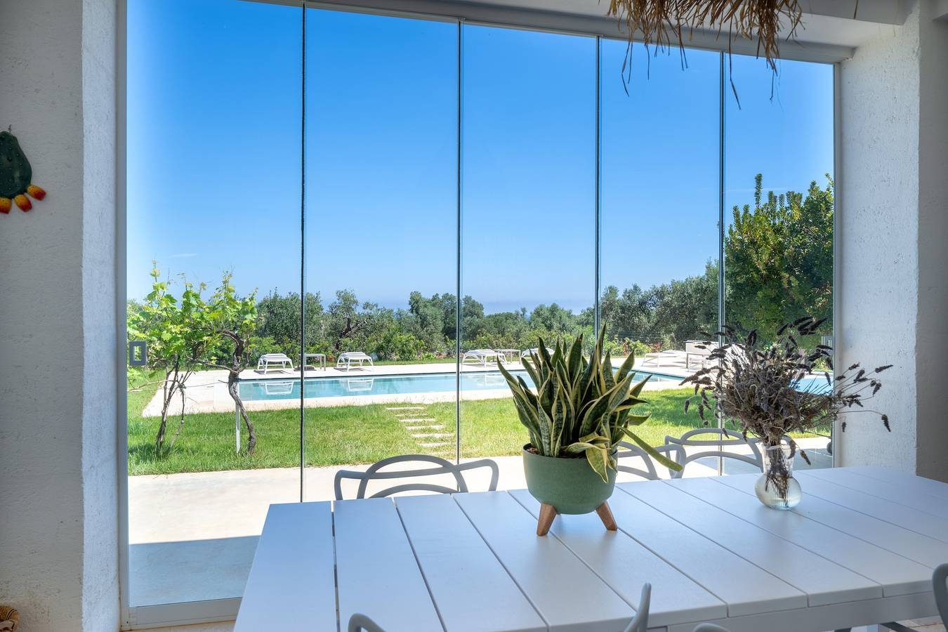 Villa 'La Corte Di Ninetta' con vista mare, Wi-Fi e aria condizionata in Ostuni, Salento