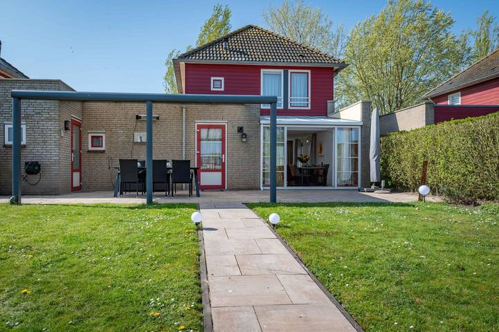 Ferienhaus für 6 Personen, mit Seeblick und Sauna sowie Terrasse und Balkon/Terrasse - 1