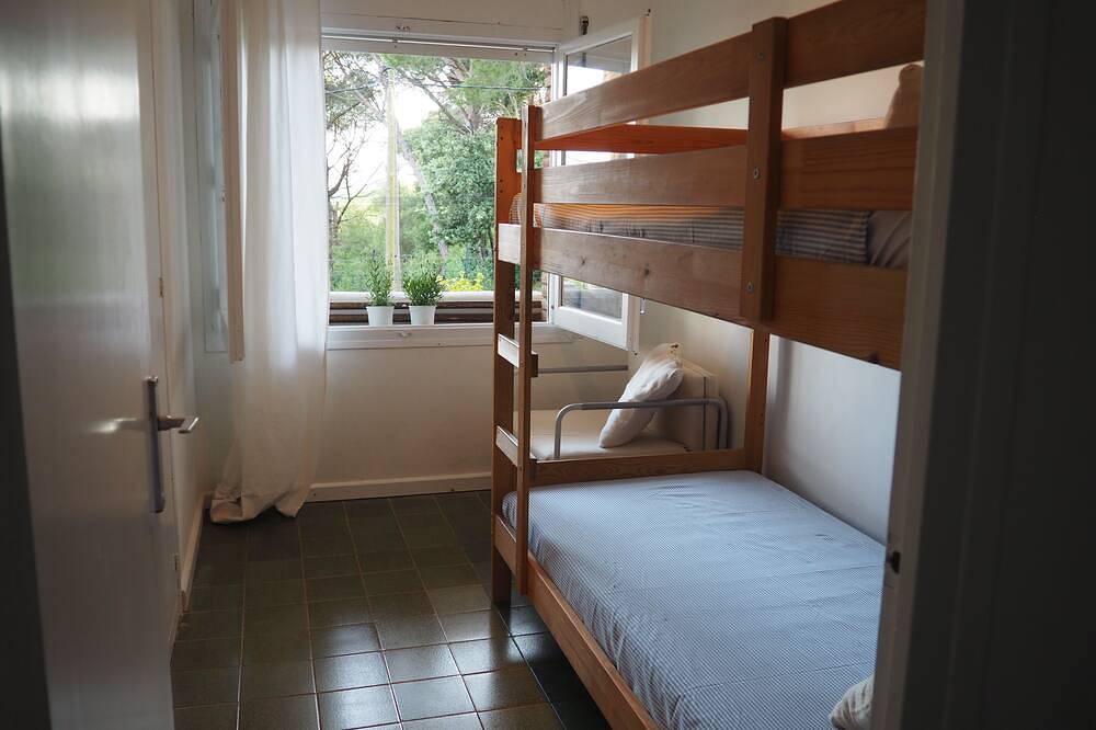 20 minutes from Barcelona on the coast in Supermaresme, Caldes d'Estrac