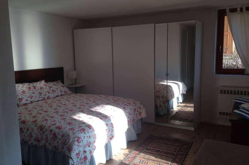 Geheel appartement, Casa Lella ll lounge op Salo in Roè Volciano, Garda Bergen