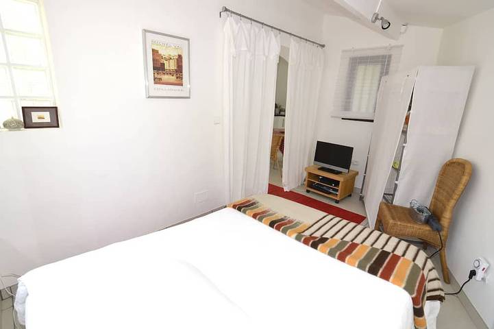 Gîte pour 2 personnes, avec balcon ainsi que jardin et jacuzzi, animaux acceptés à Cesseras - 3