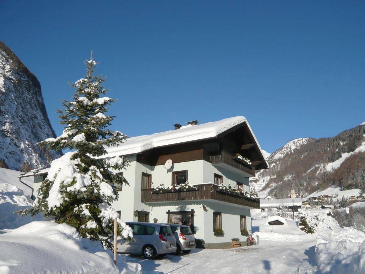 Two-Bedroom Apartment in Schobergruppe, Heiligenblut