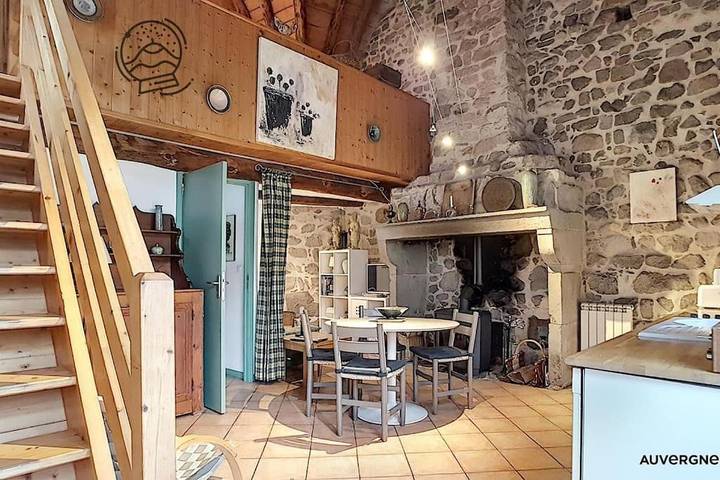 Location de vacances pour 2 personnes, avec jardin, animaux acceptés à Chambon-sur-Lac - 3