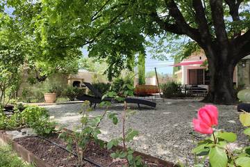 Location De Vacances pour 4 Personnes dans Pernes-les-Fontaines, Provence, Photo 3
