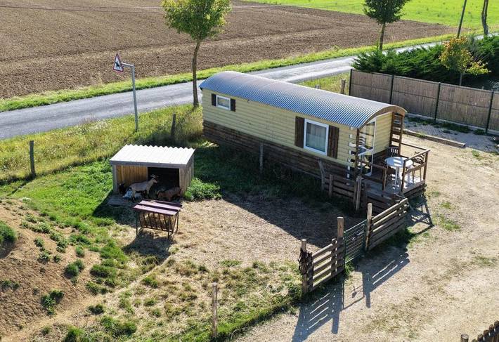 Camping pour 4 personnes, avec Terrasse ainsi que Jardin et Vue